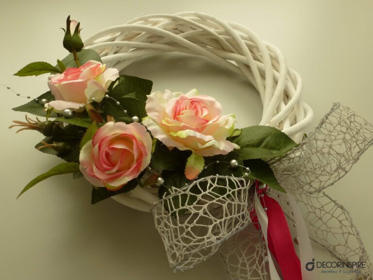 Dekoracyjne wianki wianki biały wianek wiklinowy róże